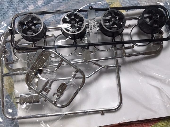 絶版 アオシマ 1/24 ギャルソン・エクスクルーシブ UZS141 マジェスタ