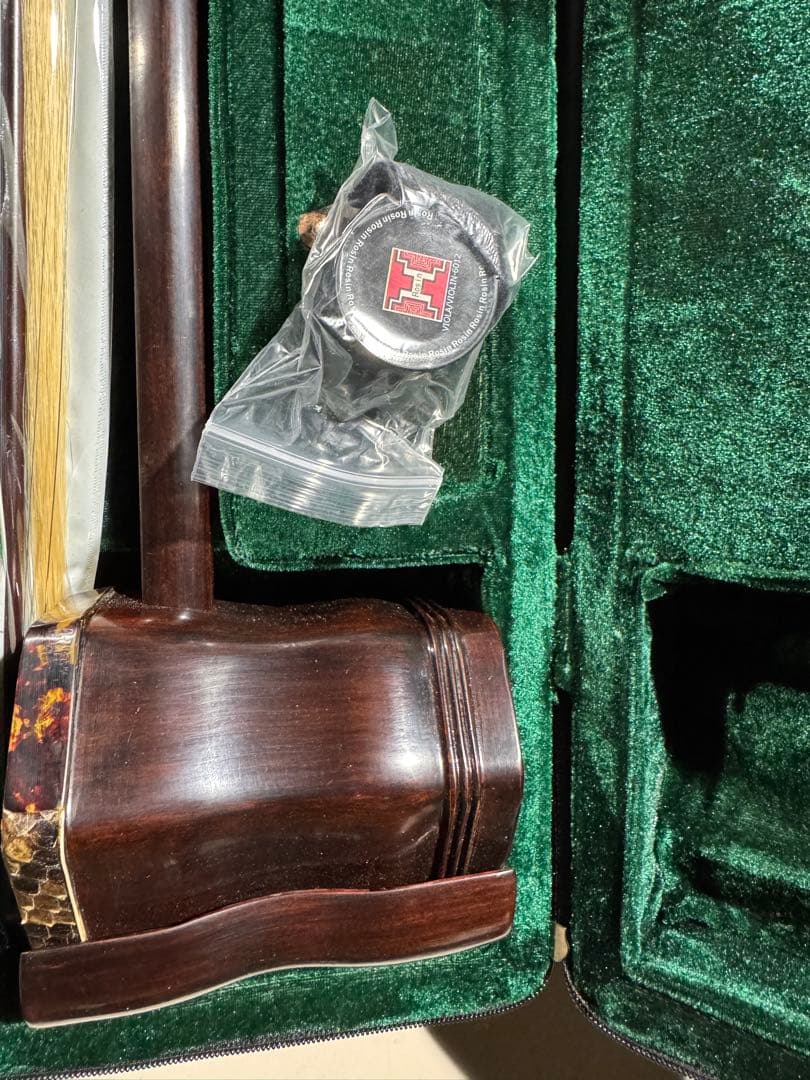 中国　二胡 紅木 中国楽器 現状品　蛇皮使用 登録証付き ケース・弓付き 美品