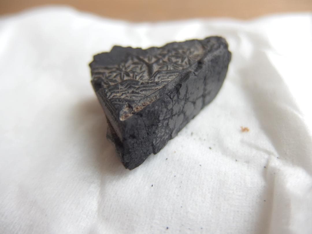 古墨　明墨　「程君房　百子図　萬暦丙午年造」 の欠片