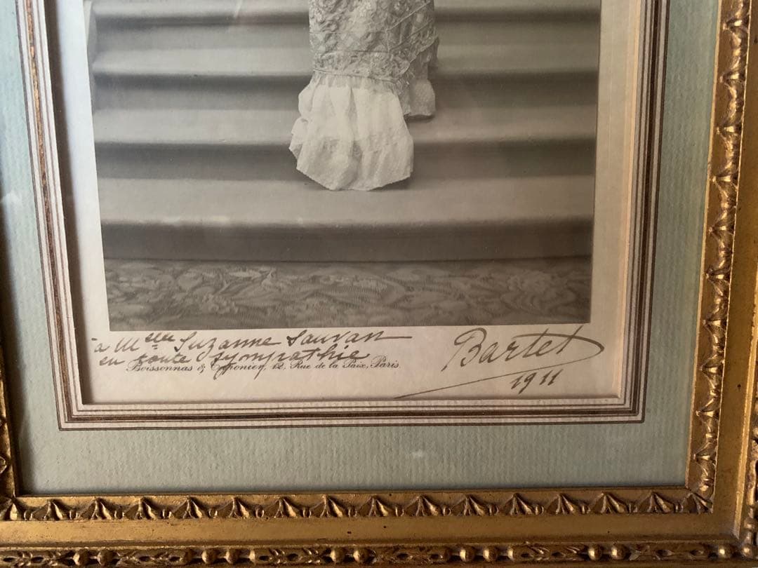 フランスアンティーク　1911年ジュリア・バルテ写真サイン入り豪華額装2点セット