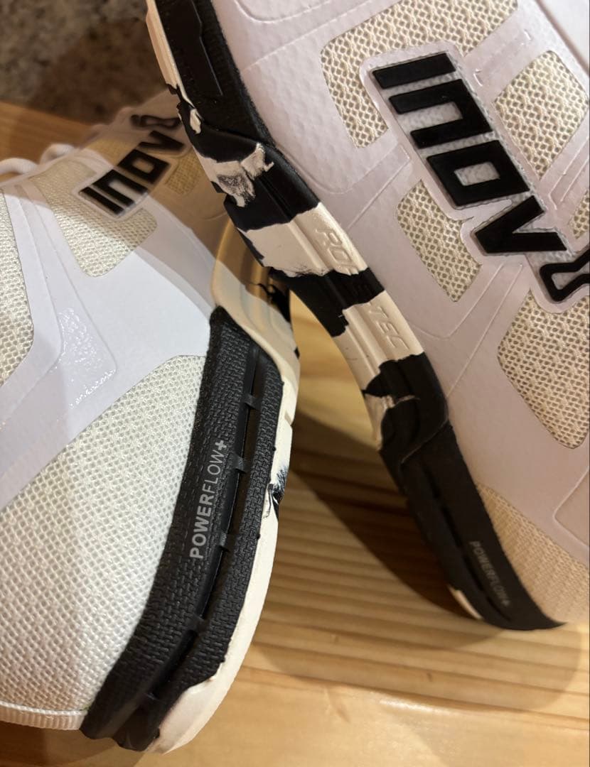 イノヴェイト　トレーニング f-lite 235 inov8 inov-8