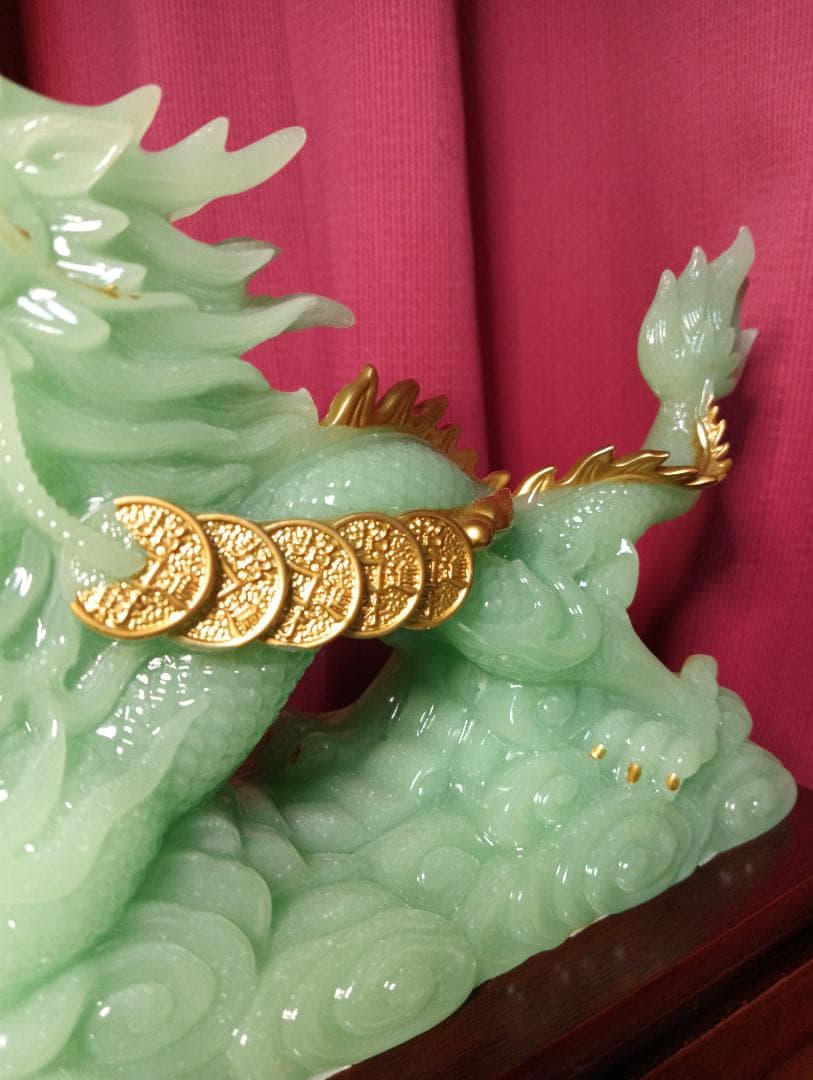 中国工芸品　緑の龍置物　風水アイテム