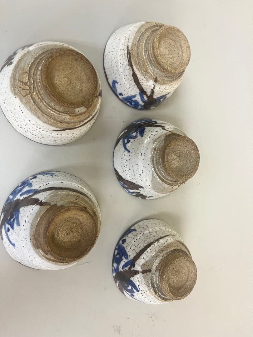 白と青の模様の茶碗5個セット