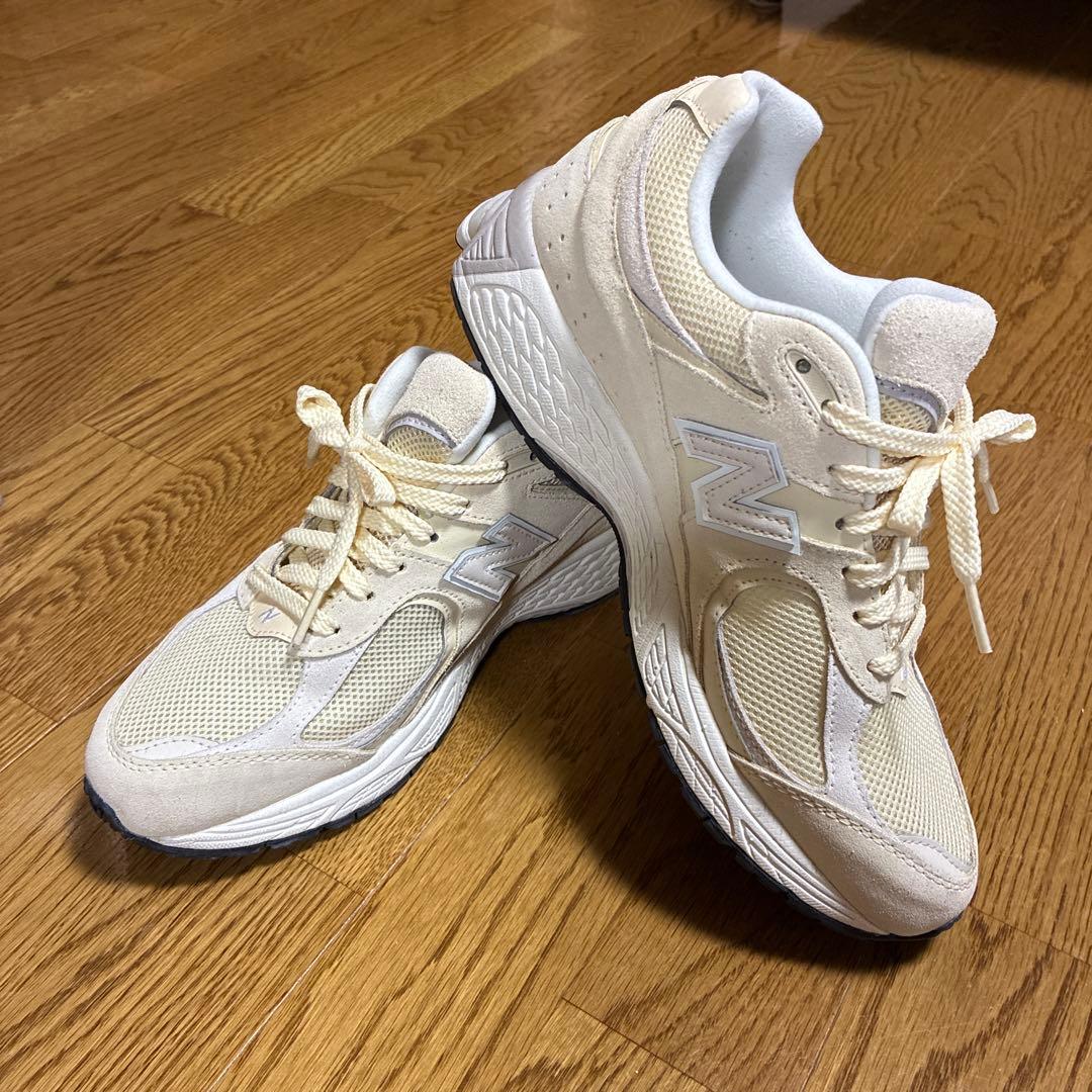 New Balance 2002R クリーム シューズ