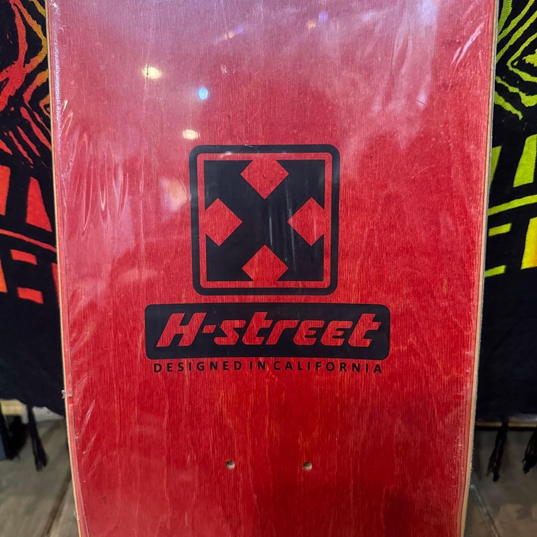 H-streetスケボーデッキポップシェープ8.25×32.5㌅SLAYERED