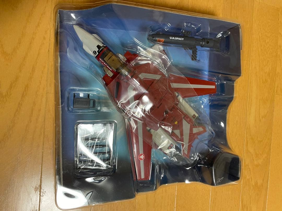 【希少】　初代マクロスVF-1J(赤)　超合金2002年