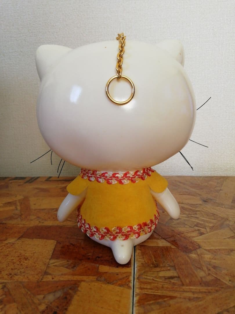 昭和レトロ　サンリオ　ハローキティ？　ソフビ