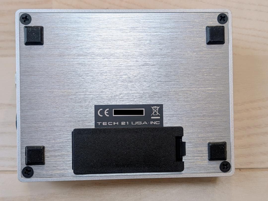 TECH21 BASS D DI V2 30周年記念限定モデル