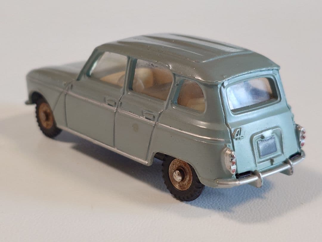 ミニカー DINKY No.518 RENAULT 4L