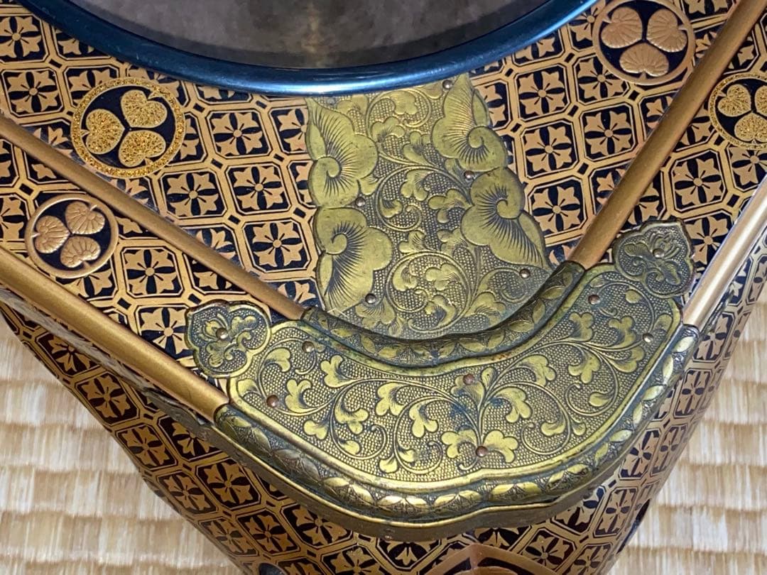 Qqqqw 大名家伝来品梨地高蒔絵徳川家葵紋入火鉢！