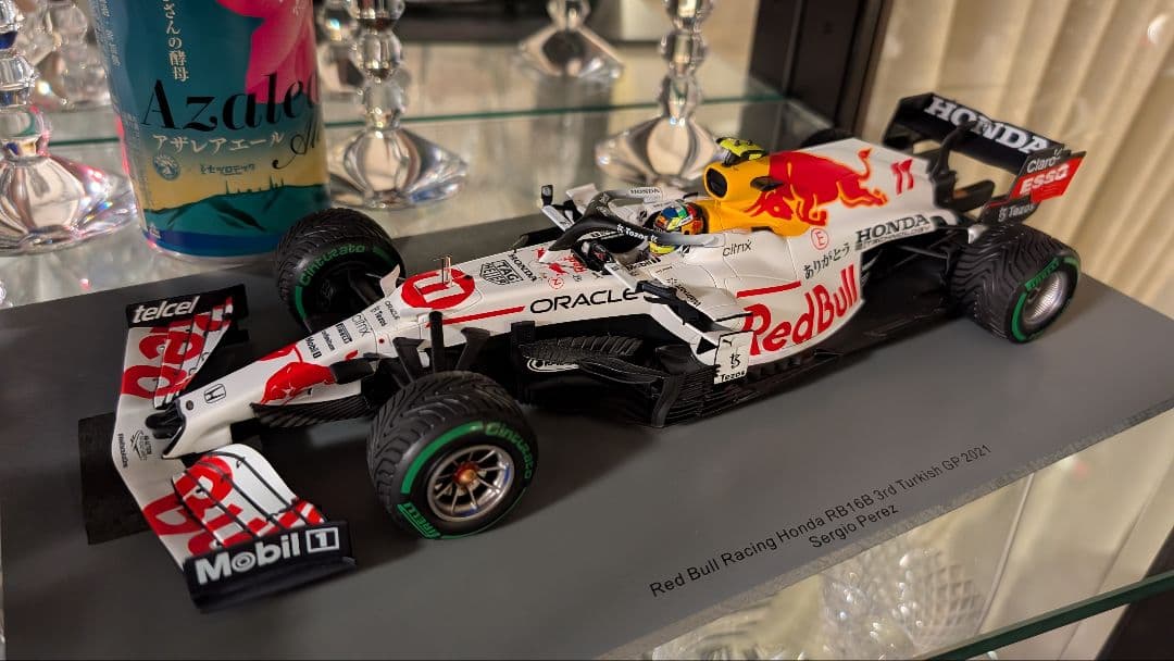 【美品】レッドブル・ホンダRB16B ありがとう号 1/18 セルジオ・ペレス