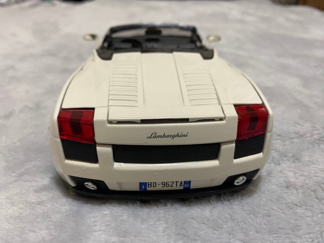ミニカー Maisto Lamborghini Gallardo 1/18