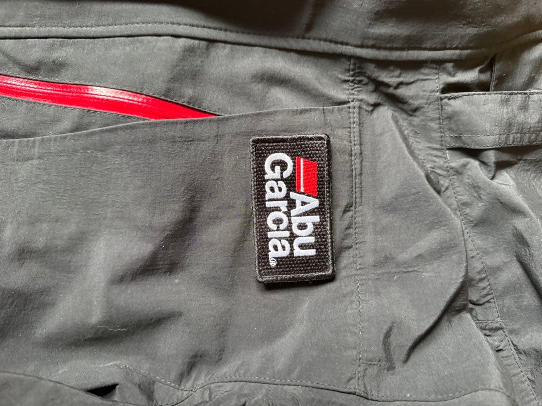 Abu Garcia レインウェアセット（黒・ベージュ）