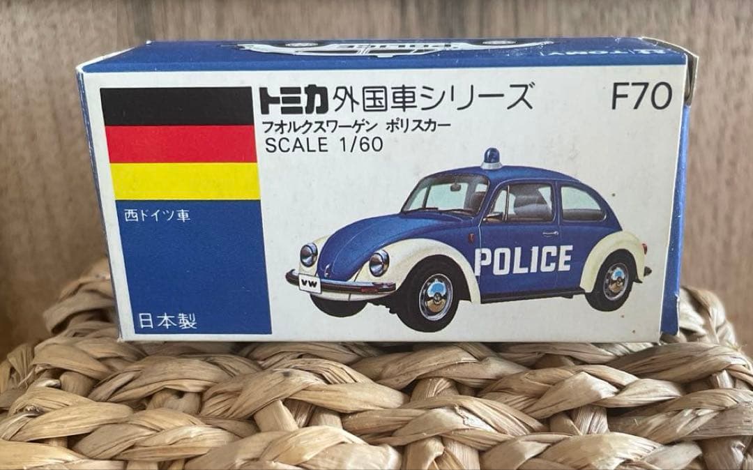 〈トミカ〉青箱 F70 フォルクスワーゲン ポリスカー ドイツ緑 (日本製)