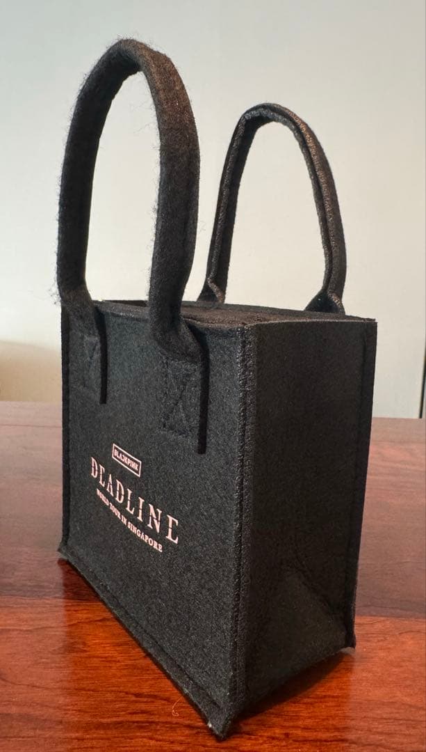 BLACKPINK DEADLINE バッグ