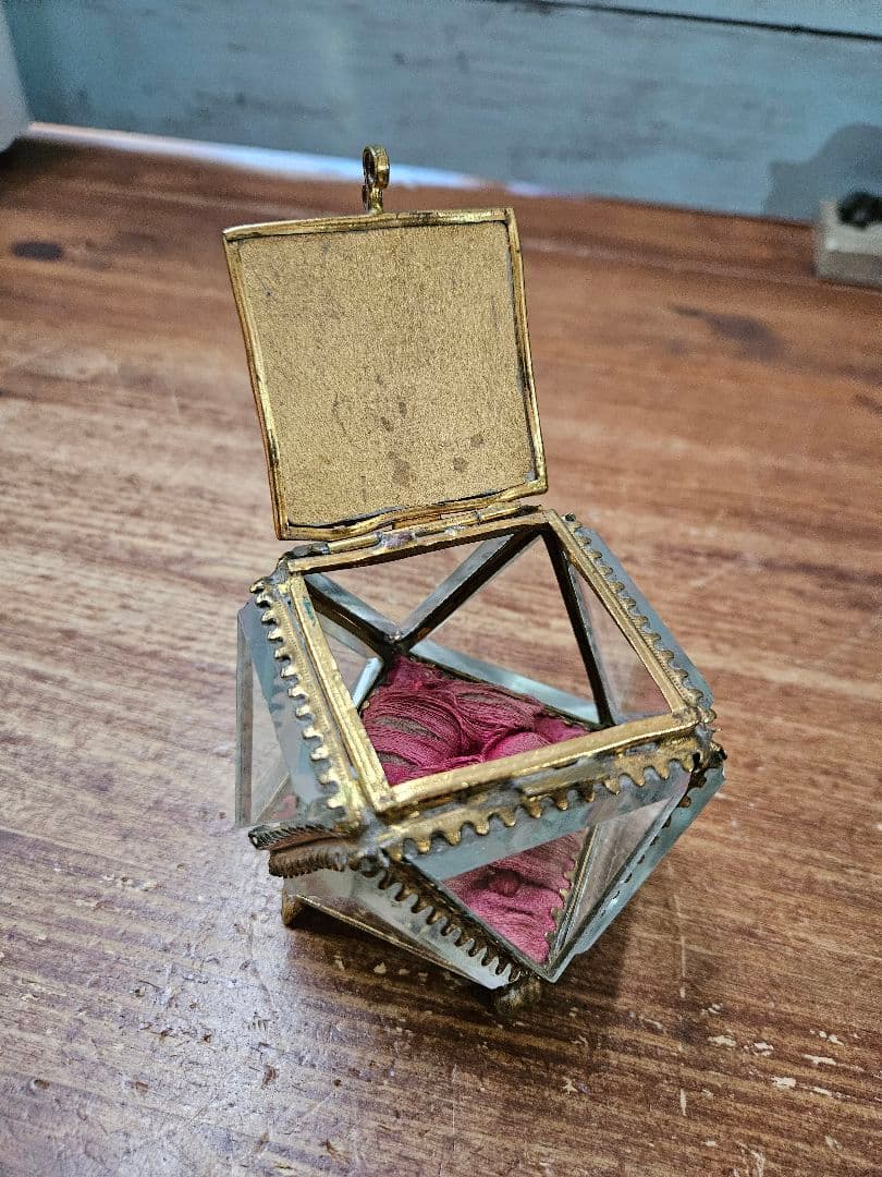 フランスアンティーク カットガラスの宝石箱 全面ベベル硝子 ジュエリーボックス