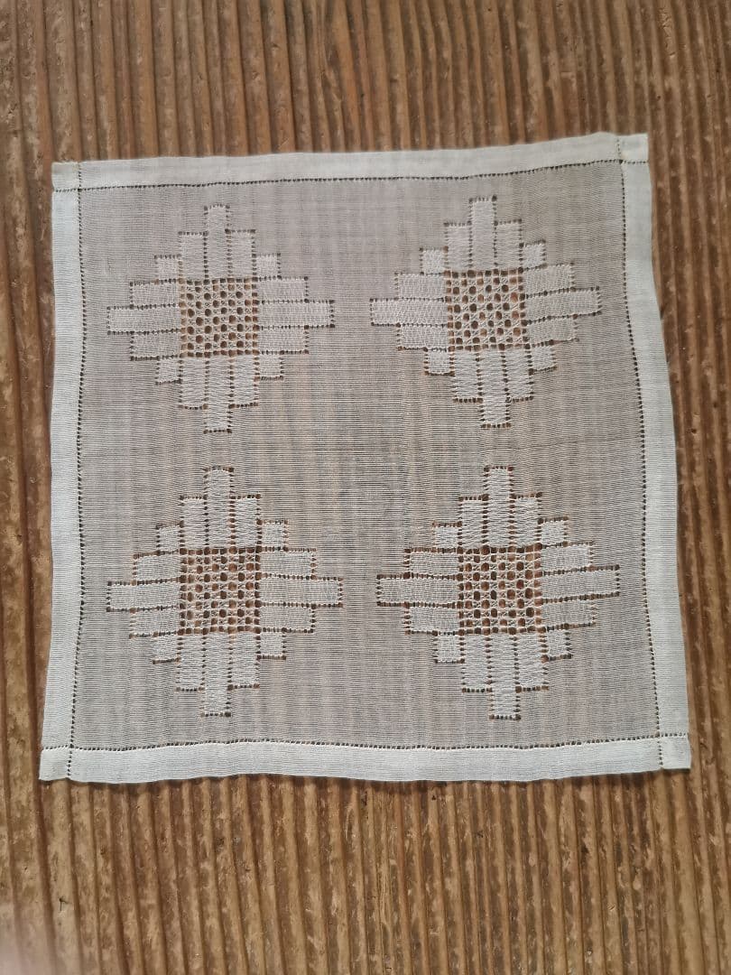 アンティーク オーガンジー 透かしドローンワークレース刺繍 スクエアドイリー難有