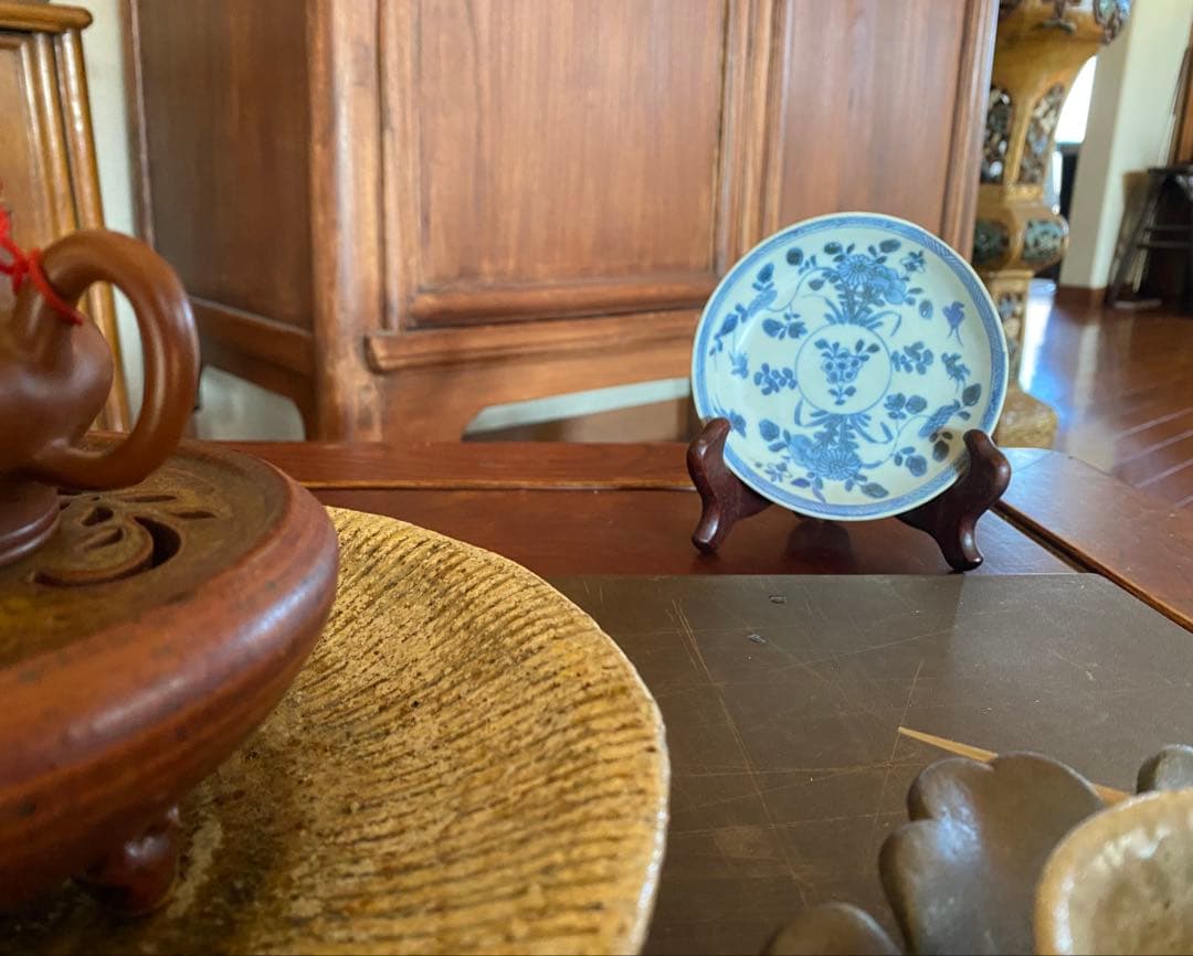 景徳鎮窯　染付絵皿　鑑賞台付 ・沈船品　ヴィンテージ　レア ・台湾茶器