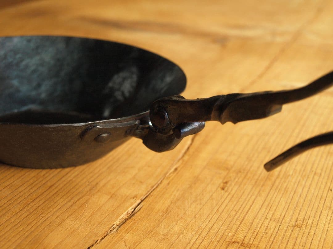 鍛造折り畳み式シェラカップ　ソロキャンプアイアンギア焚き火