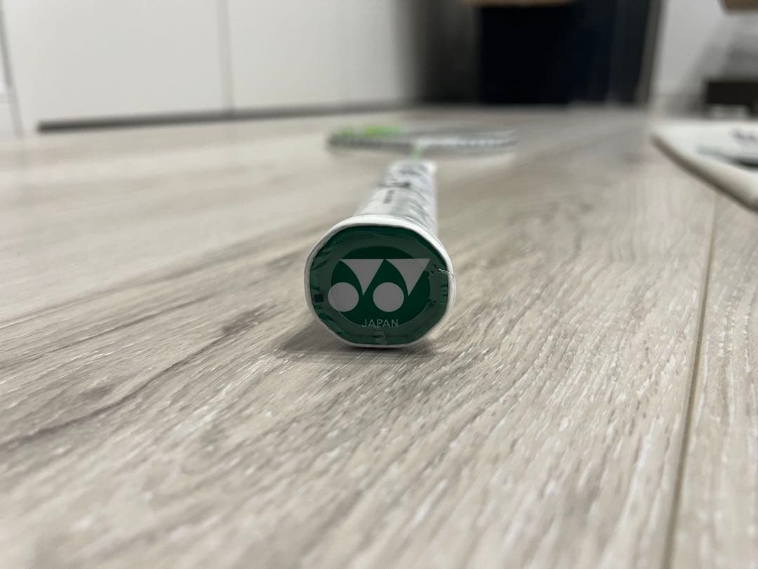 ヨネックス アストロクス100ZZ VA 4UG5 アクセルセン　限定　モデル