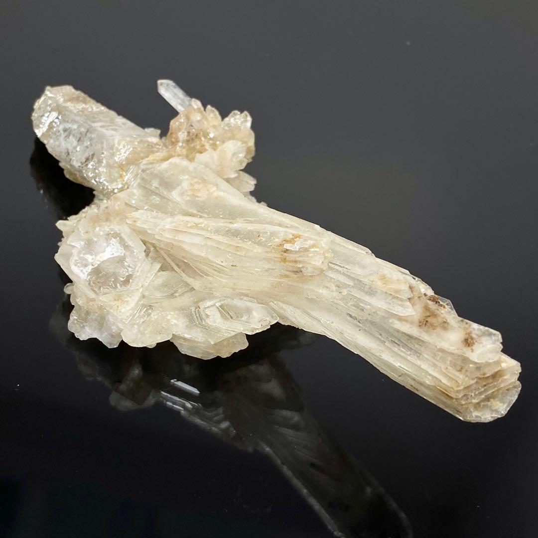 インターフェレンスクォーツ　成長干渉水晶　鉱物標本　ダルネゴルスク産　ストーン