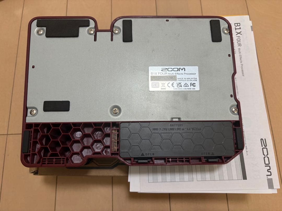 ベース ZOOM B1X FOUR