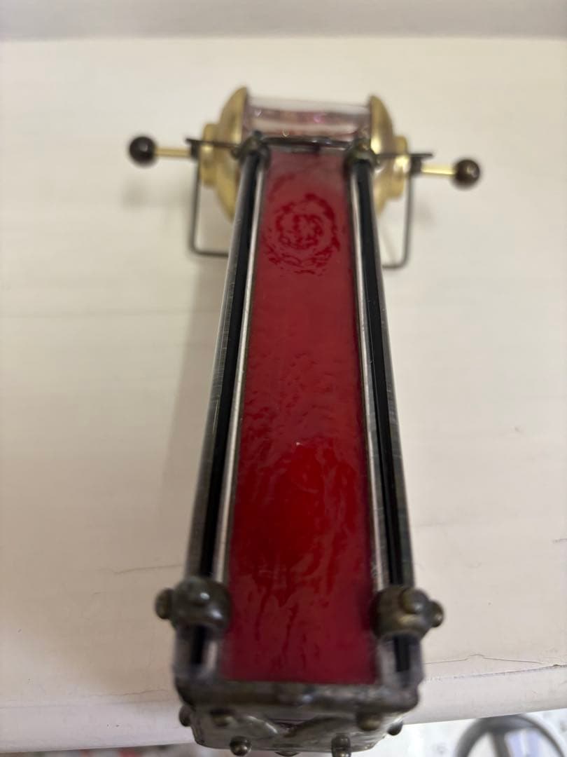 万華鏡　手動クランク式赤と金の装飾品