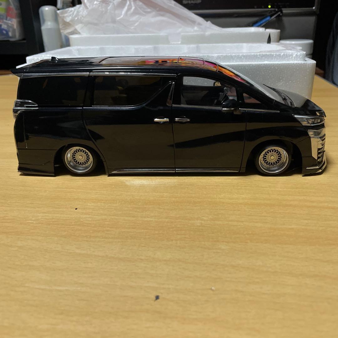 ヴェルファイア　1/18