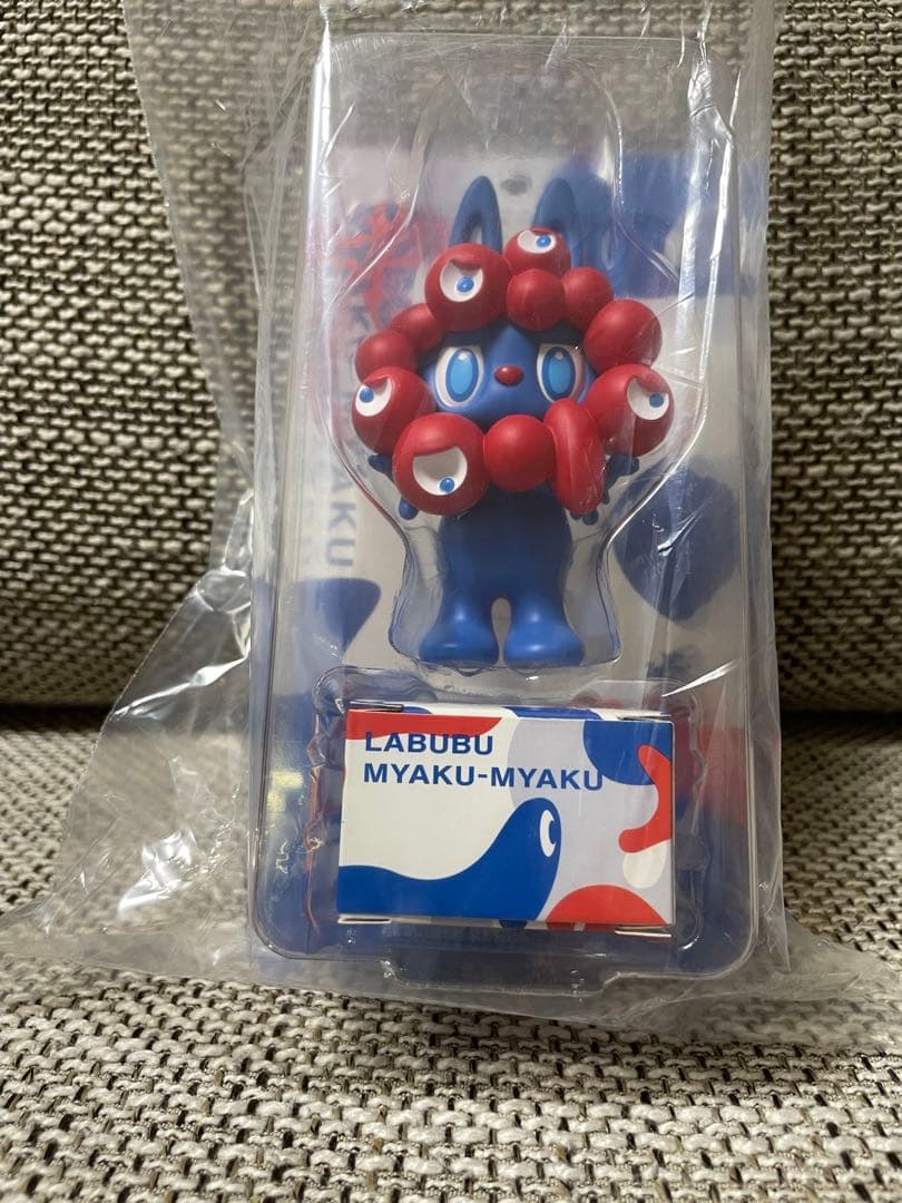 大阪万博限定 LABUBU ミャクミャクストラップ付フィギュア ラブブ