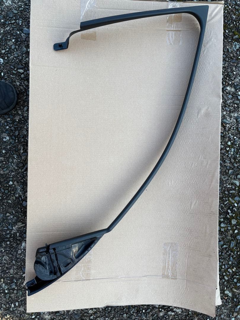  118(F20)用　フロントウインドウフレームカバー