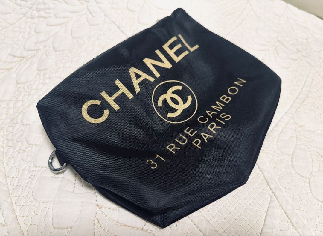 CHANEL☆新品未使用ノベルティトートバッグナイロン素材化粧コスメポーチ付き黒
