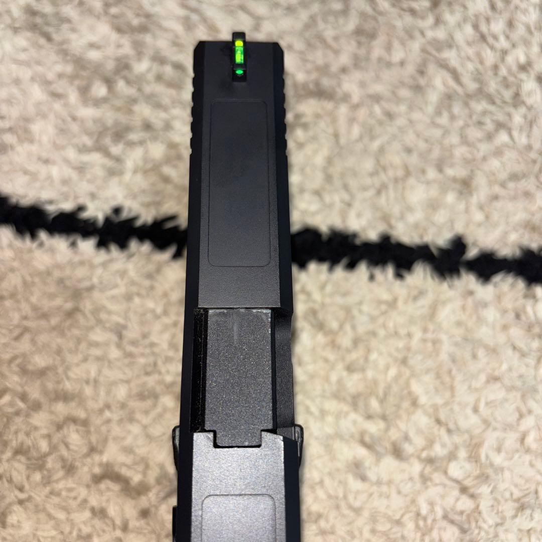 Carbon8 STRIKER-9s BK CO2+予備マガジン1個