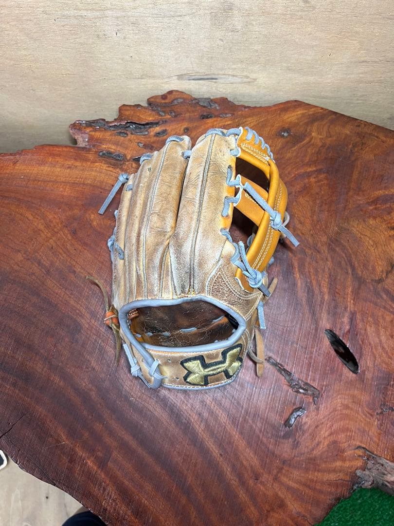 アンダーアーマー　 硬式グローブ　松田宣浩モデル QBB0020