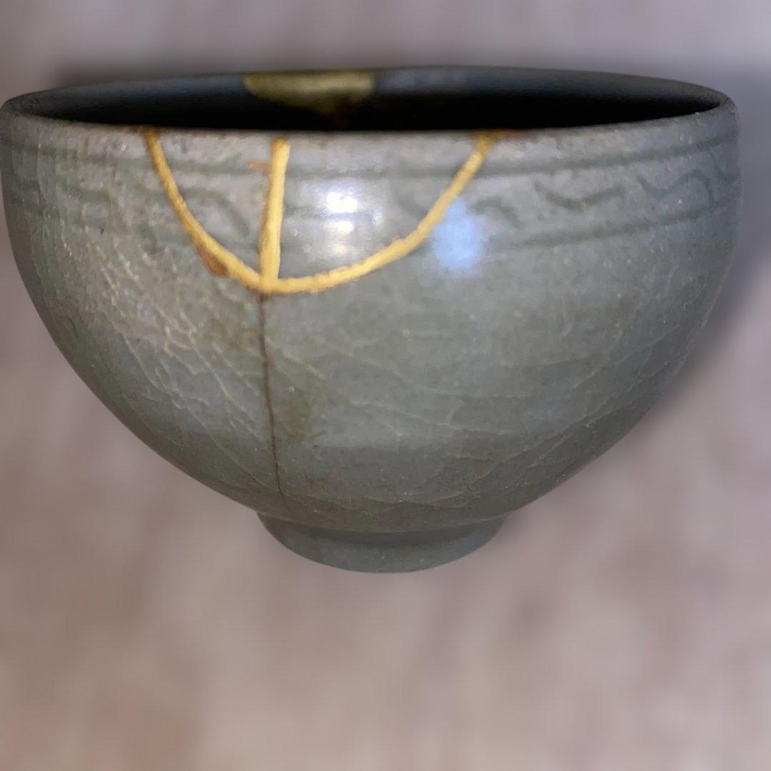 青磁碗　李朝初期？　金継ぎ有り