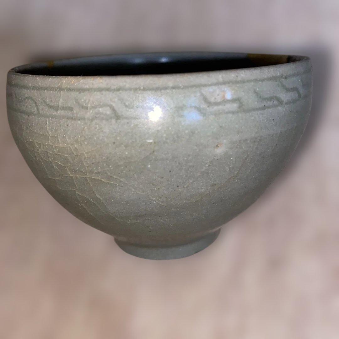 青磁碗　李朝初期？　金継ぎ有り