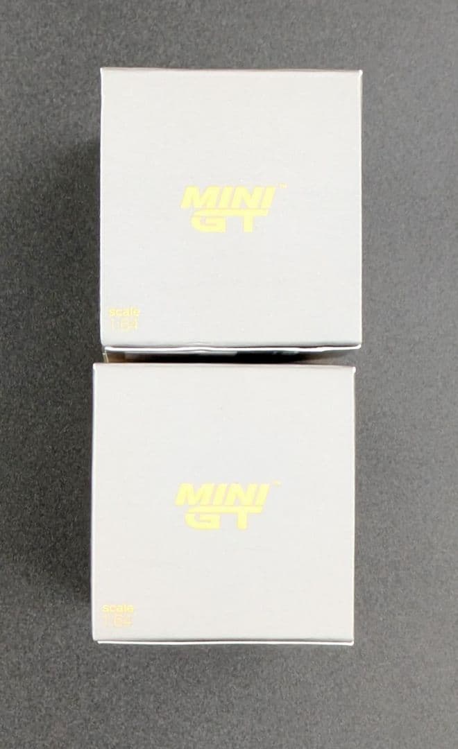 ミニカー MINI GT Range Rover 1971 Bahama Gold 495