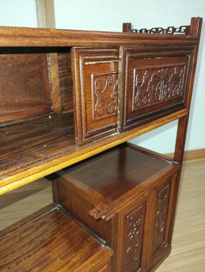 木製彫刻収納棚 引き出し2つ