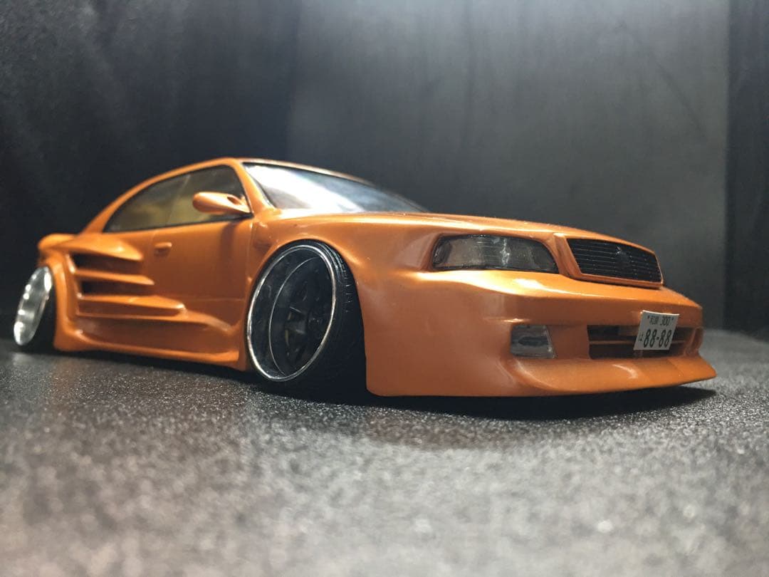 旧車プラモデル完成品アオシマクラウン１４マジェスタ