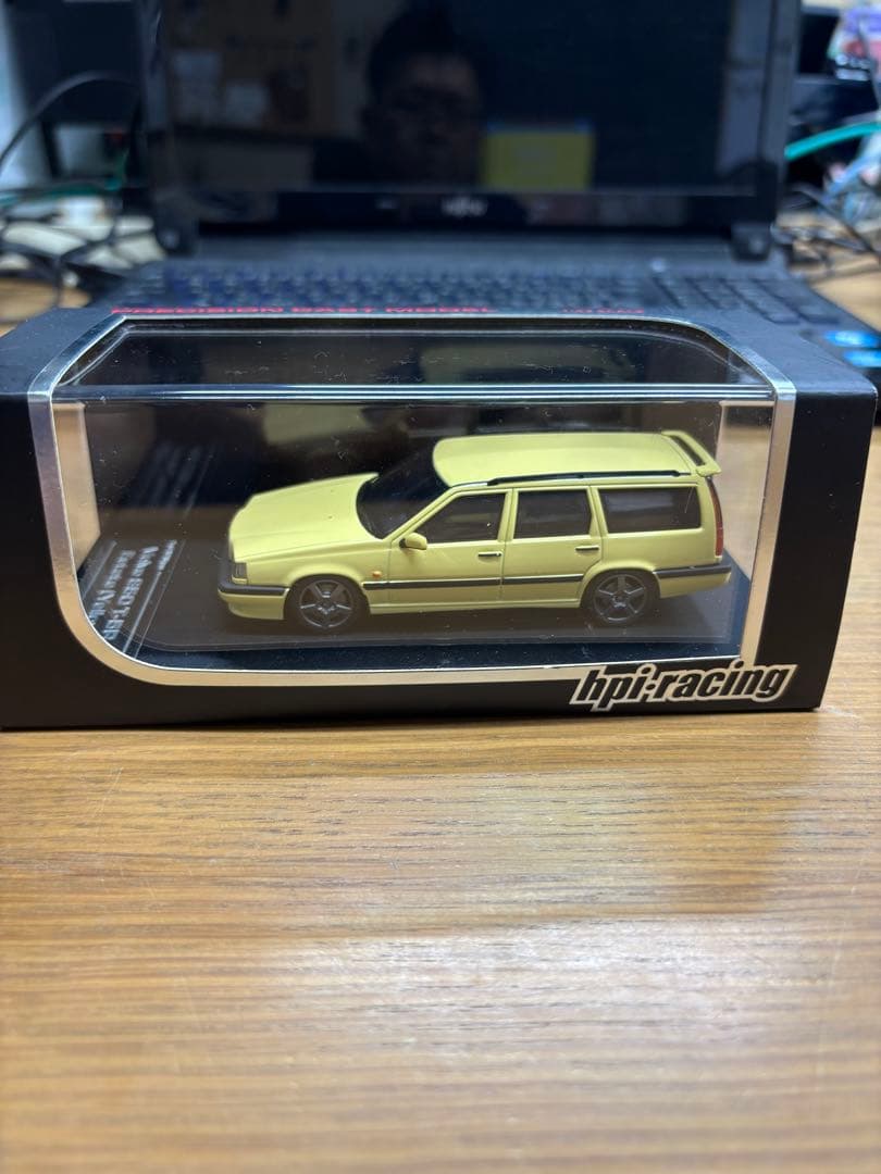 ボルボT5ミニカー