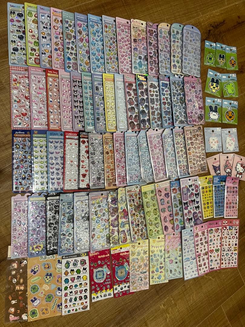 正規品ボンボンドロップシール　たまごっち　サンリオ　ディズニー　しずくちゃん