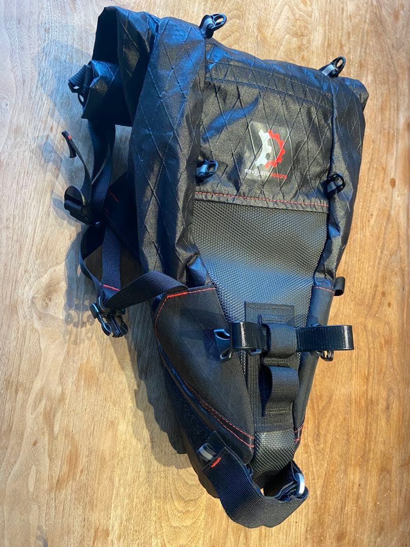 レベレイトデザイン ピカ 専用ポーチ付き　サドルバッグ