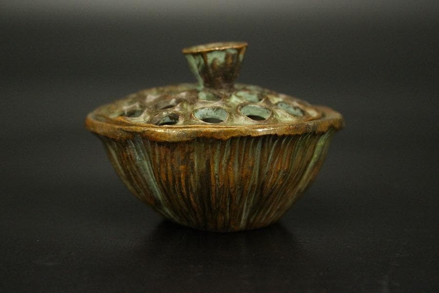 古銅 蓮形 在銘 香炉 5.8cmx5.7cm(A286)