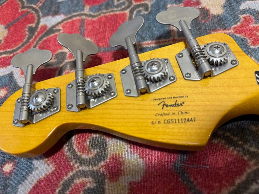 ベース !super junk! Squier Fender jazz bass