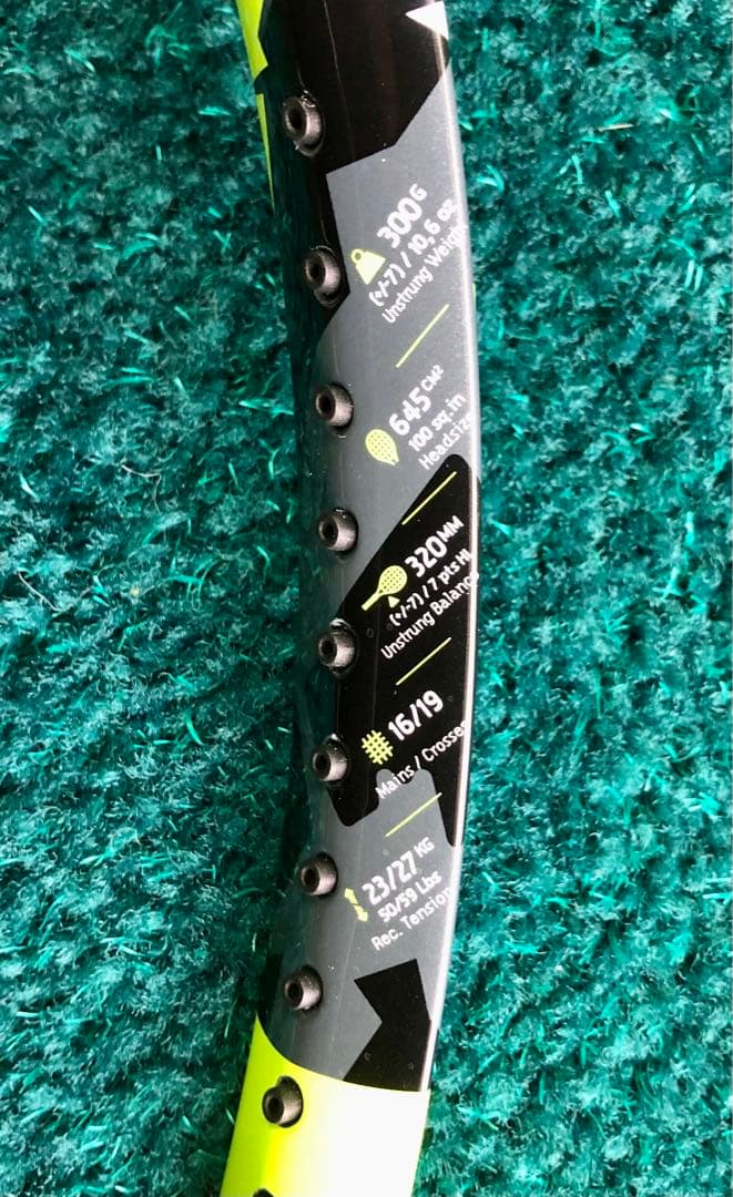 ゆ*じ様 新品未使用 Babolat PURE AERO G2 ガット付き