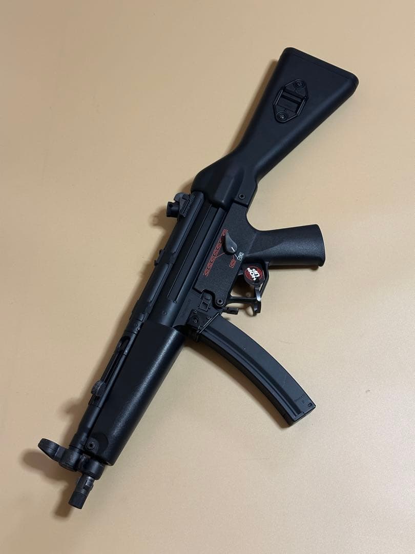 【美品】東京マルイ H＆K MP5 A4 マグ/箱/バッテリーと充電器