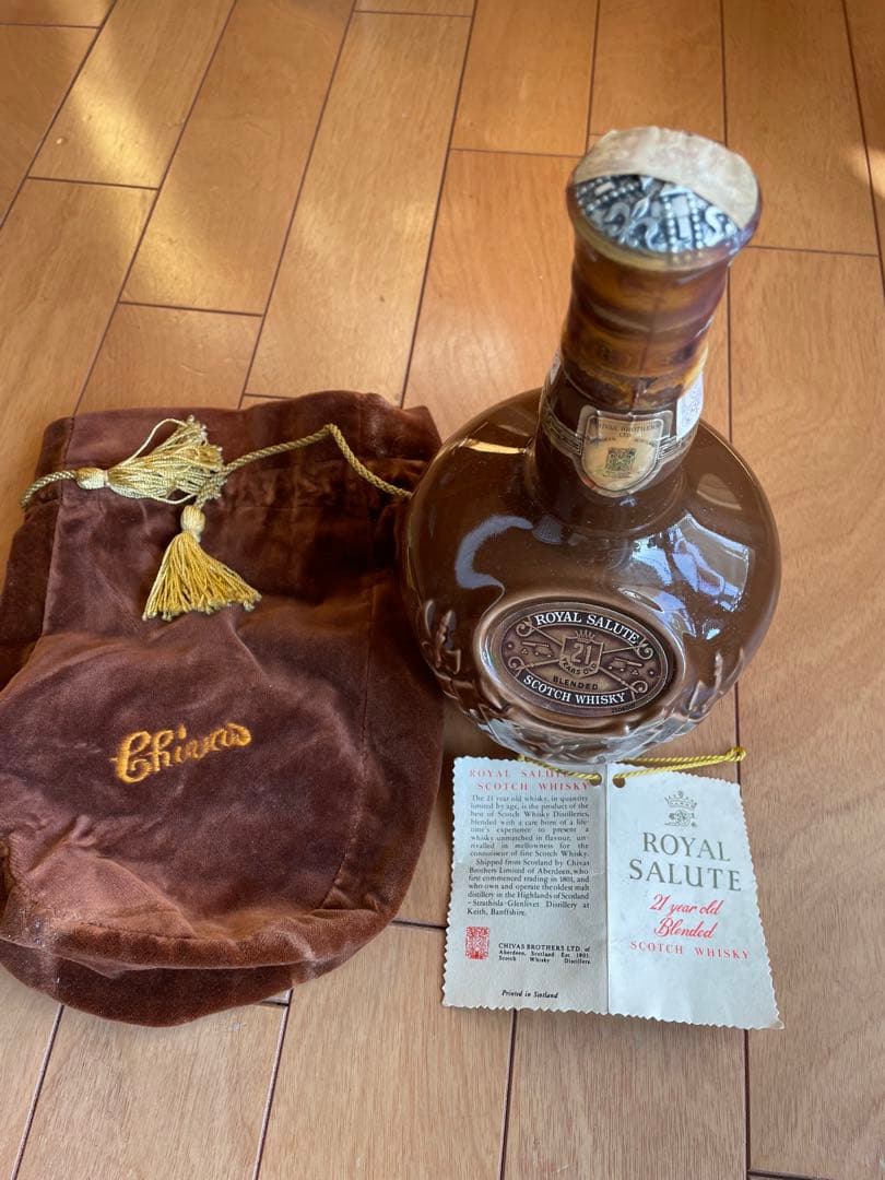ロイヤルサルート 21年 スコッチウイスキー 陶器ボトル Chivas