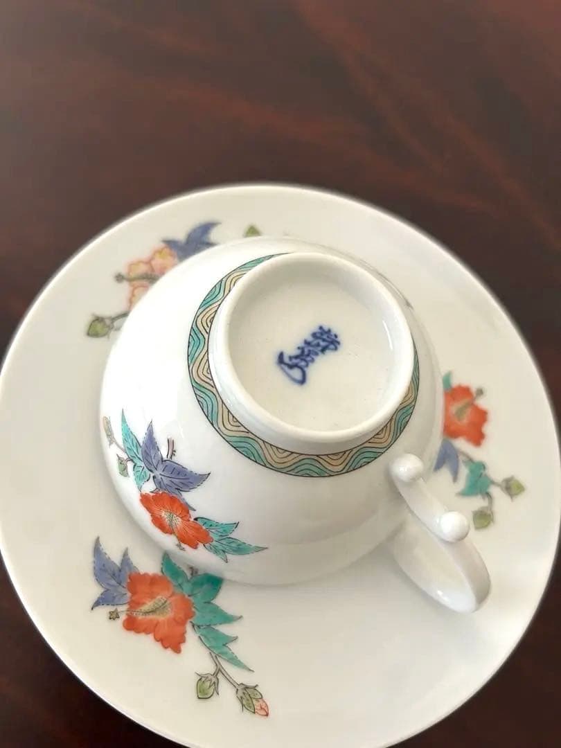 【柿右衛門】人間国宝　十四代酒井田柿右衛門作　ティーカップ&ソーサー