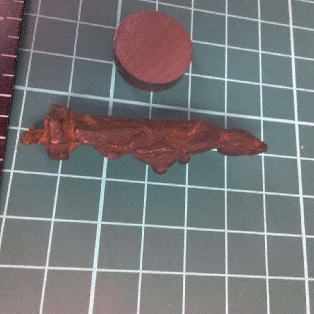 小物１ 茶色の金属製仏像