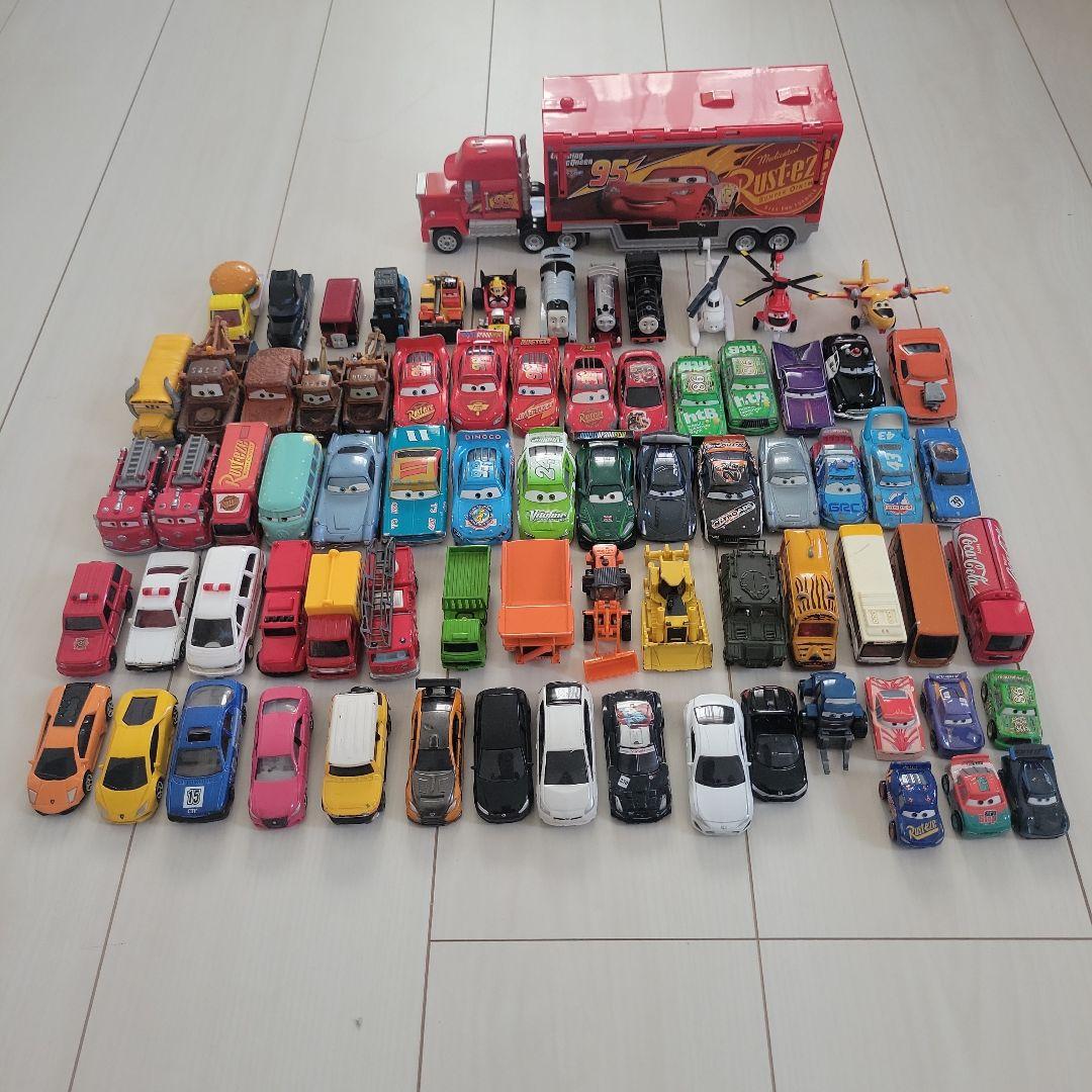 トミカ　カーズ ミニカーなどセット 約70台 トレーラー付き