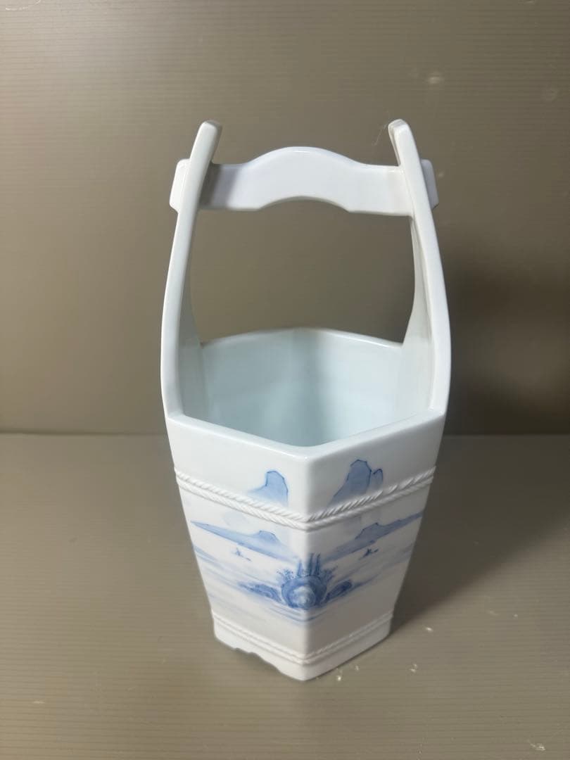 2567 平戸　弥治右衛門　染付山水　手桶　花器　未使用